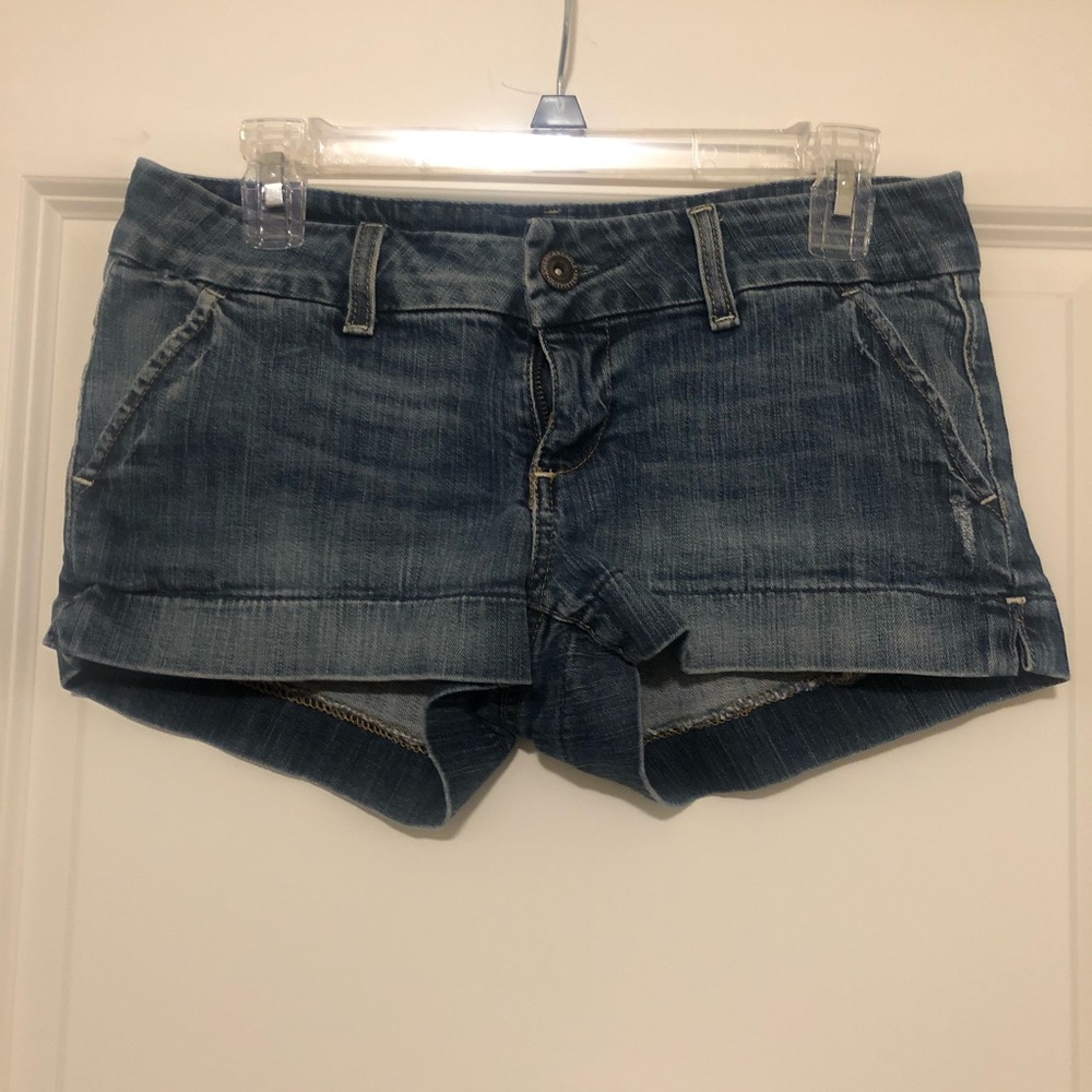 Blue jean shorts - short